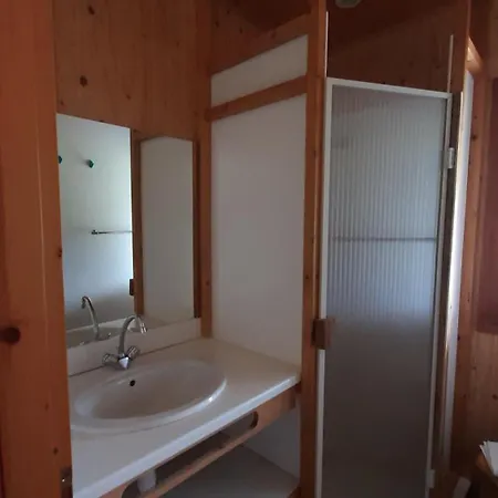 木屋 Dans La Prairie Junhac